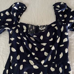 Iconic Reformation Sigmund Dress in Navy & White 💙